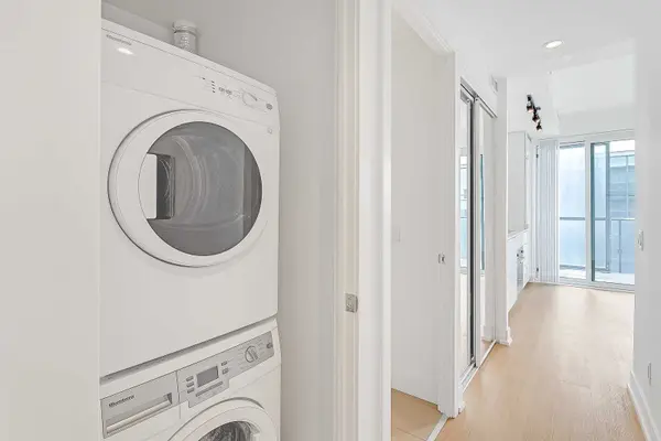 7 Grenville ST #1802, Toronto C01, ON M4Y 0E9