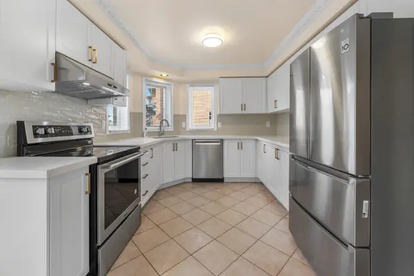 5871 Greensboro DR, Mississauga, ON L5M 5S7