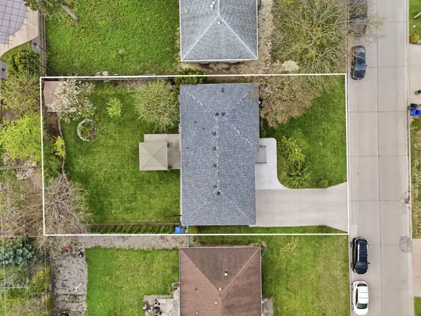 2435 Mckay AVE, Windsor, ON N9E 2P4