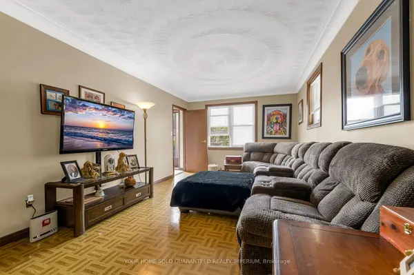 333 LIMERIDGE RD E, Hamilton, ON L9A 2S8