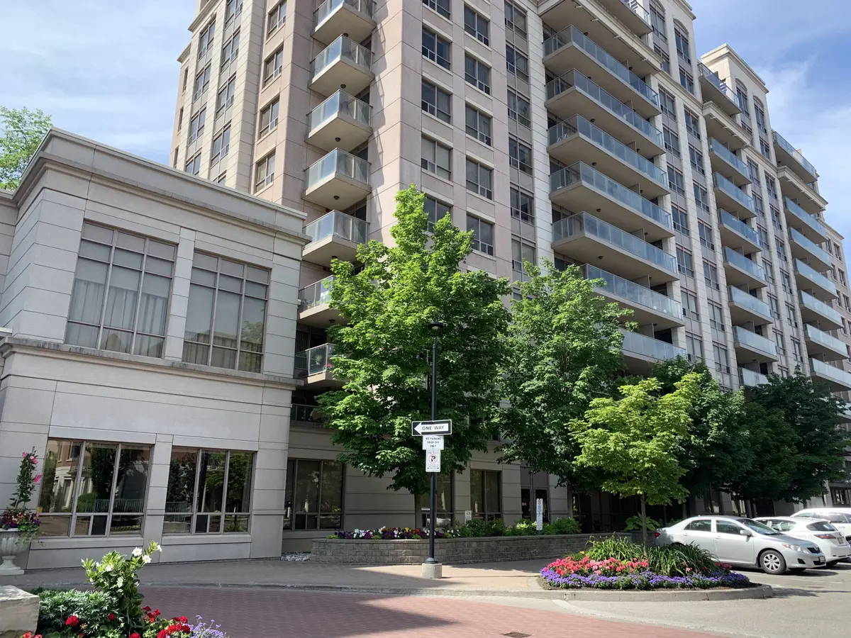 37 Galleria Pkwy #LPH10, Markham, ON L3T 0A5