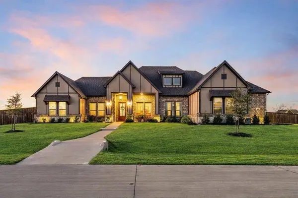 311 Lakota Parkway, Waxahachie, TX 75165