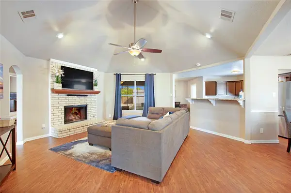 2004 Cedar Crest Boulevard, Dallas, TX 75203