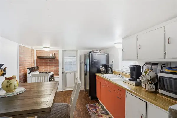 718 Narrow Street, Weatherford, TX 76086