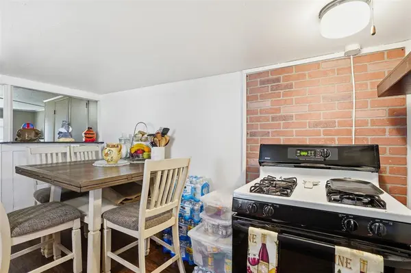 718 Narrow Street, Weatherford, TX 76086