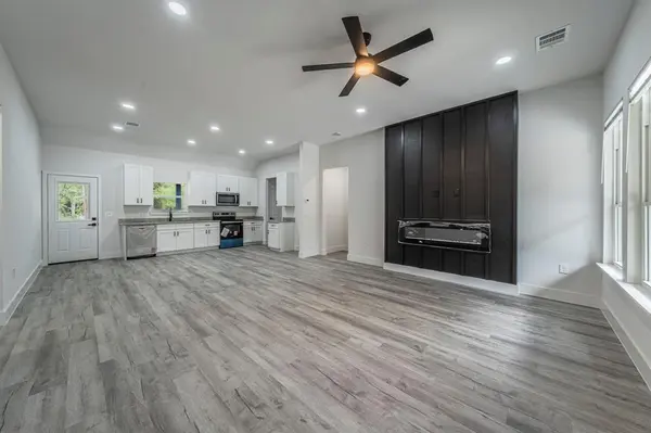 101 Bayside Drive, Malakoff, TX 75148