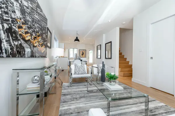 173 Duplex AVE, Toronto C03, ON M5P 2A8