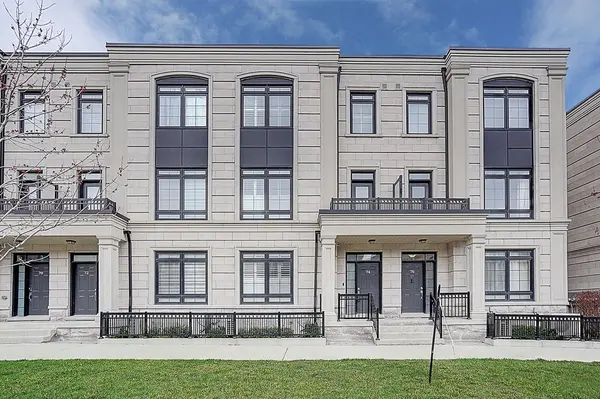 74 Village Pkwy N, Markham, ON L3R 4Z7