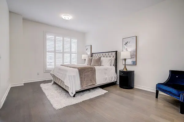 74 Village Pkwy N, Markham, ON L3R 4Z7