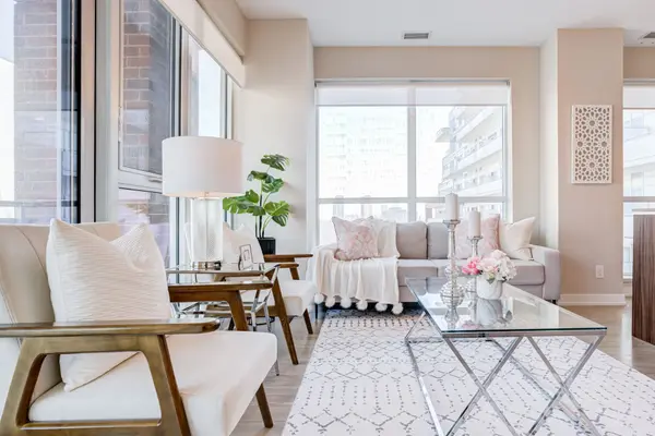 1830 Bloor ST W #836, Toronto W02, ON M6P 0A2