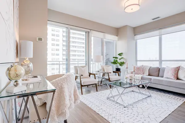 1830 Bloor ST W #836, Toronto W02, ON M6P 0A2