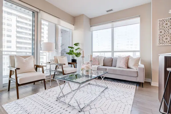 1830 Bloor ST W #836, Toronto W02, ON M6P 0A2