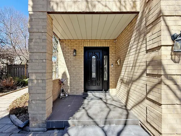 140 Romain CRES, Oakville, ON L6H 5A6