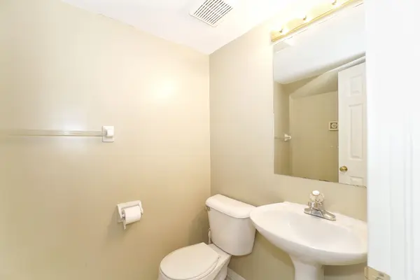 9 ANGUS DR, Kanata, ON K2L 4E6