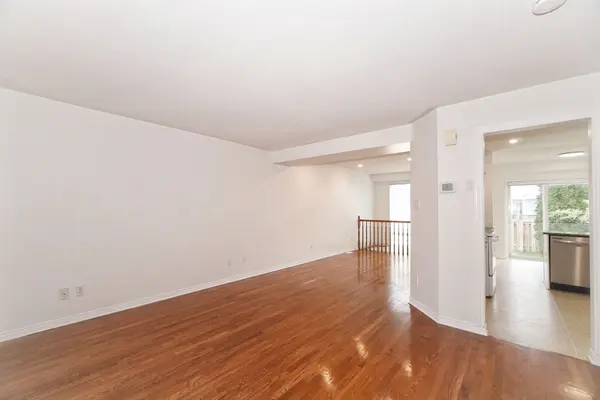 9 ANGUS DR, Kanata, ON K2L 4E6