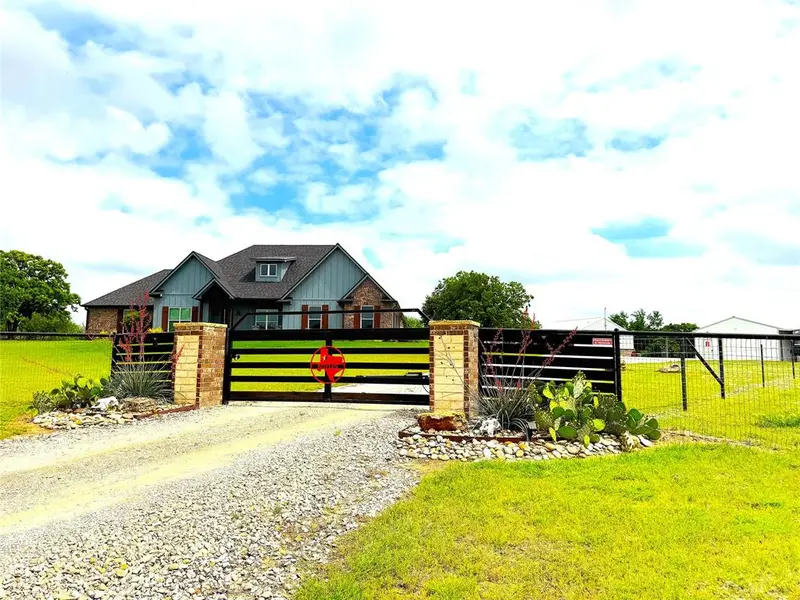 229 Oak Tree Court, Poolville, TX 76487