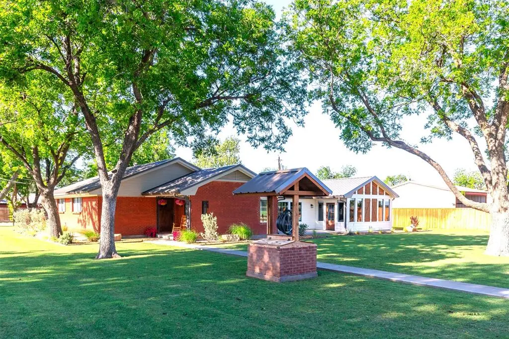 305 N Avenue K E, Haskell, TX 79521