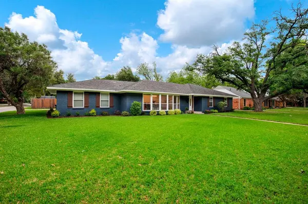 3001 Lavita Lane, Farmers Branch, TX 75234