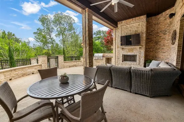 1245 Blue Lake Boulevard, Arlington, TX 76005