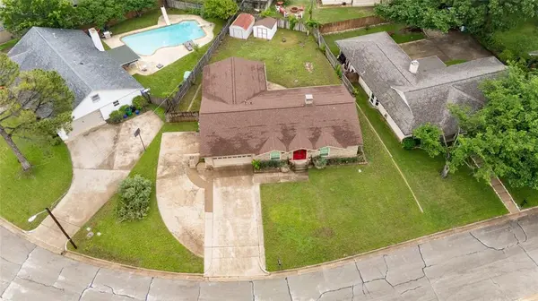 6316 Tosca Drive, Haltom City, TX 76180