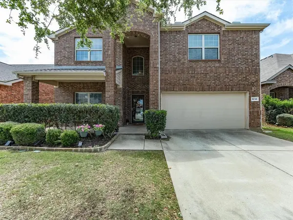 8716 Sierra Trail, Cross Roads, TX 76227