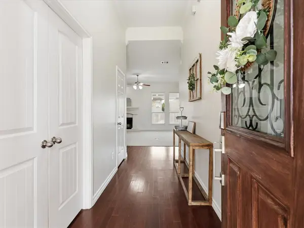 708 Date Court, Burleson, TX 76028