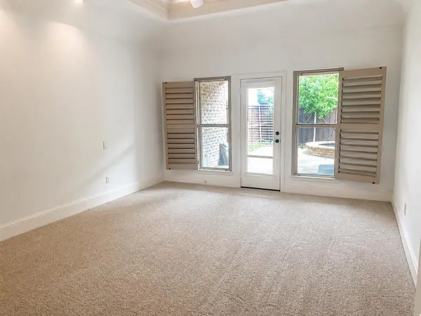 6146 Stapleford Circle, Dallas, TX 75252