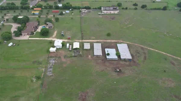 5241 Plainview Road, Midlothian, TX 76065