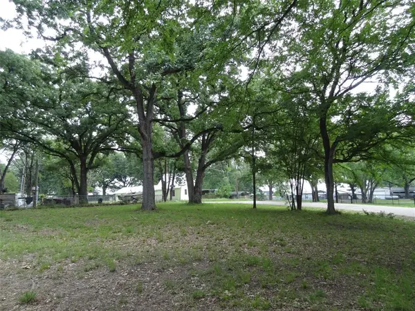 106 Lakewood Drive, Mabank, TX 75156