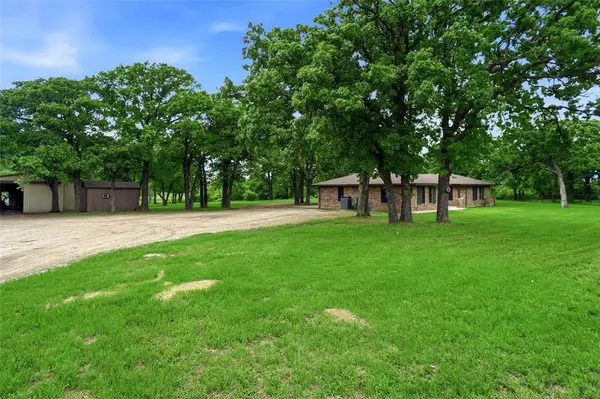 151 Private Road 1989, Chico, TX 76431