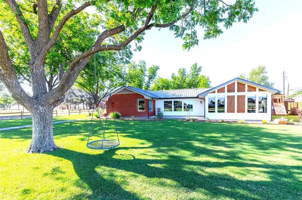 305 N Avenue K E, Haskell, TX 79521