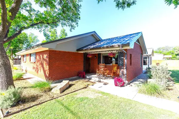 305 N Avenue K E, Haskell, TX 79521