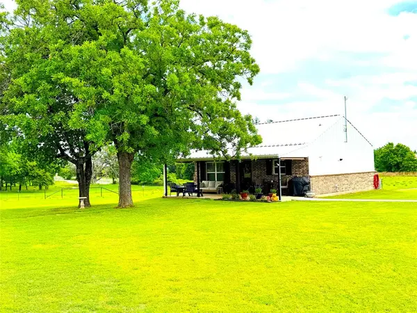 229 Oak Tree Court, Poolville, TX 76487