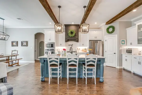 229 Oak Tree Court, Poolville, TX 76487