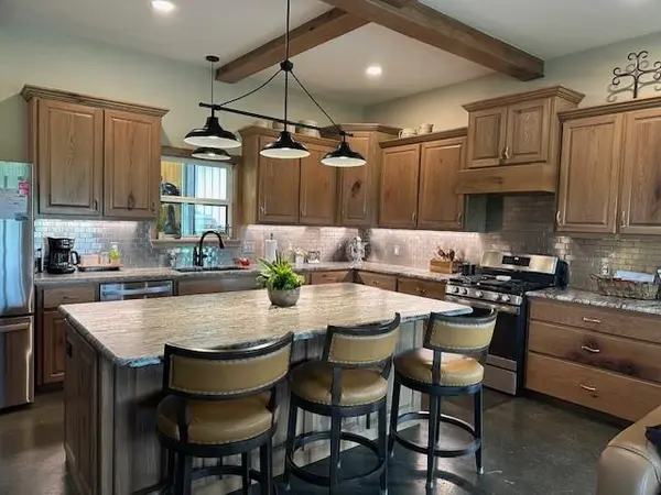 9102 County Road 3816, Athens, TX 75752