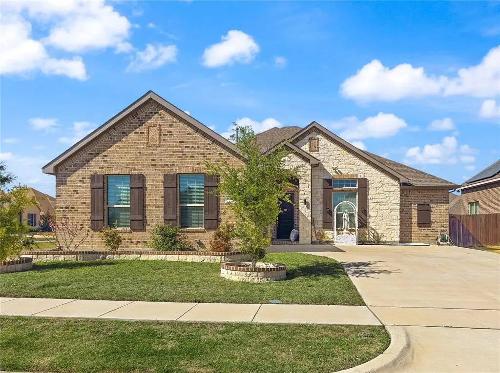 3722 Autumncrest Street, Grand Prairie, TX 76065