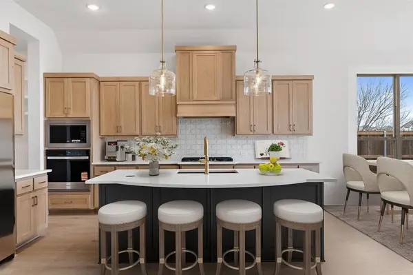 2611 Brazos Drive, Mansfield, TX 76063