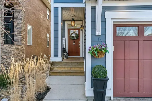 161 Mahogany SQ SE, Calgary, AB T3M 0T1