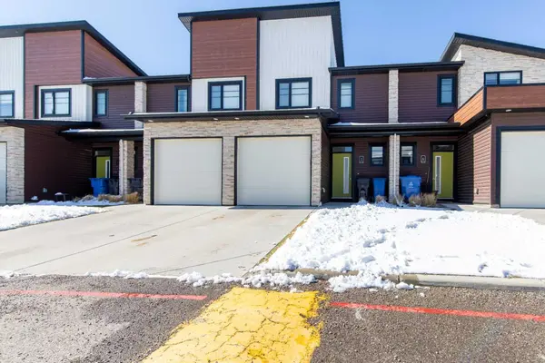 418 Highlands BLVD W #5, Lethbridge, AB T1J 5K5