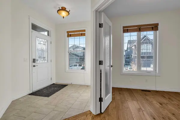 8 Legacy TER SE, Calgary, AB T2X 0X1