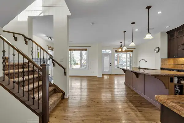 8 Legacy TER SE, Calgary, AB T2X 0X1