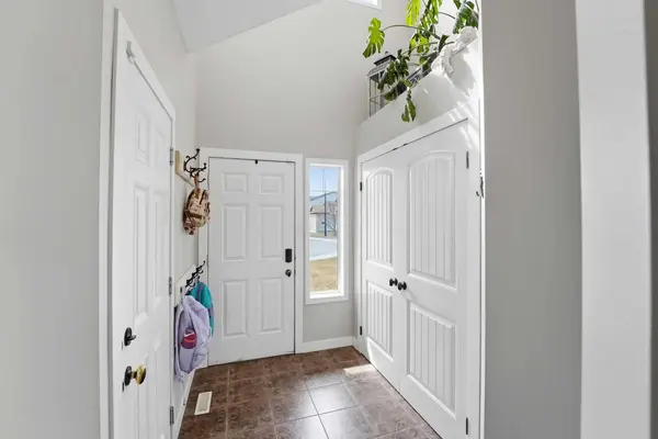 33 Jarvis Close, Red Deer, AB T4P0C7