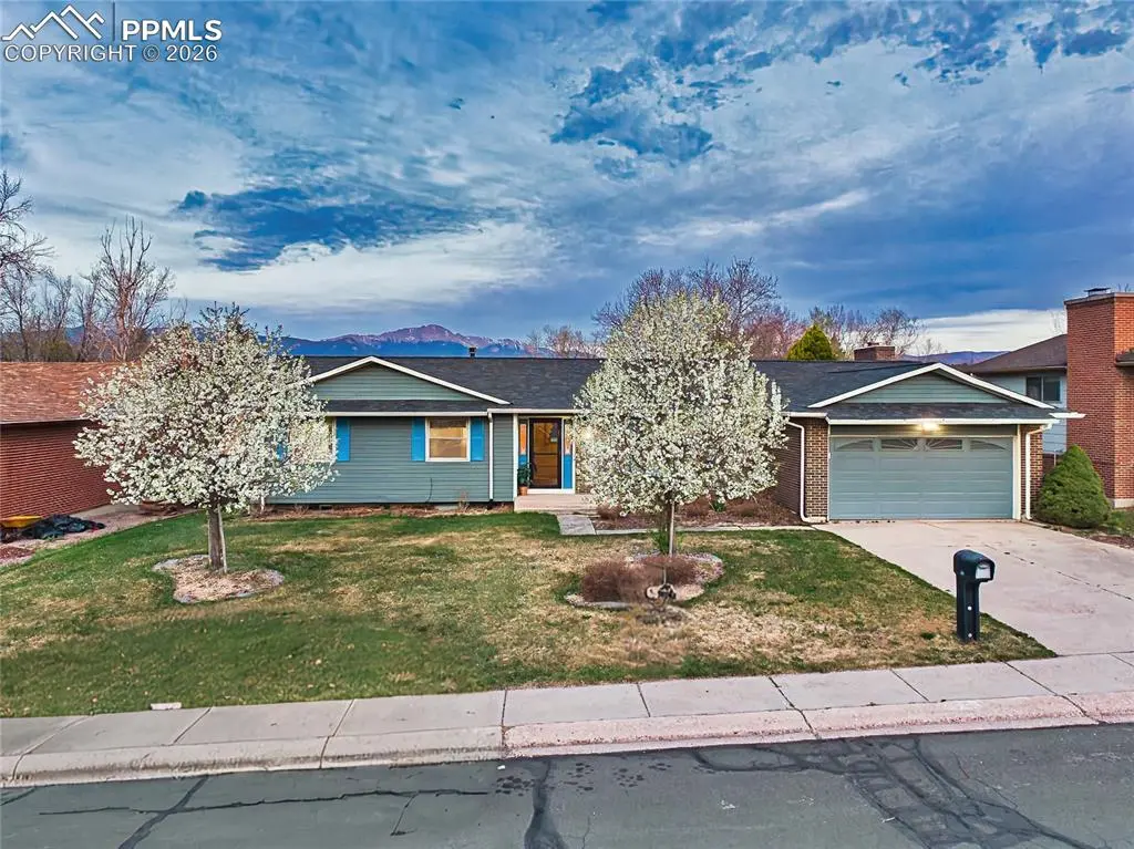 2210 Greenwich CIR, Colorado Springs, CO 80909