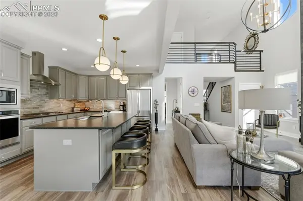 146 Kitselman DR, Castle Rock, CO 80104