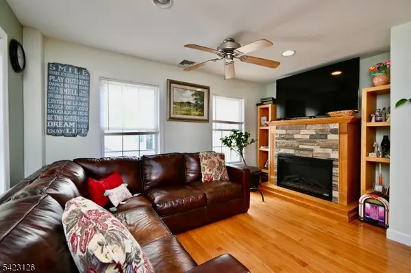 43 Newton Rd, Wayne Twp., NJ 07470