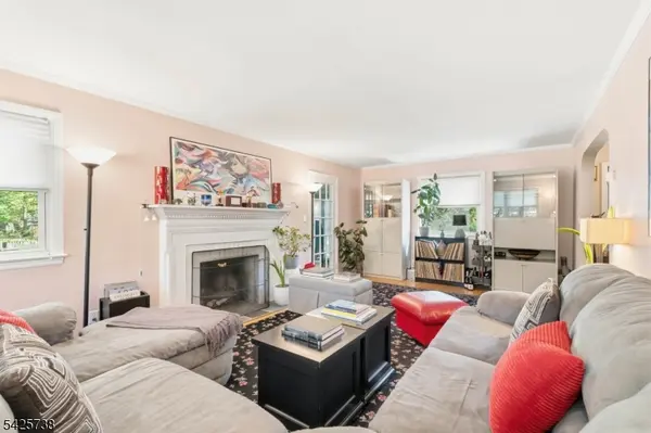 12 Louise Ln, Tenafly Boro, NJ 07670