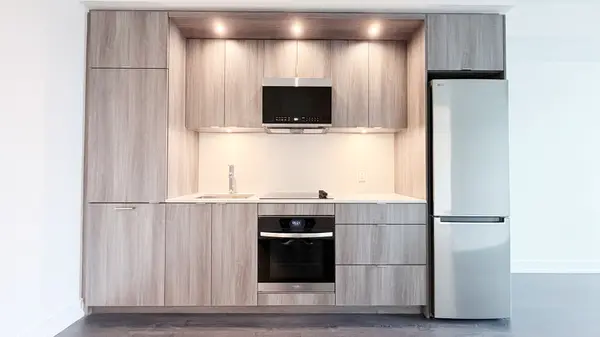 60 Central Park Roadway N/A #607, Toronto W08, ON M9A 0E6