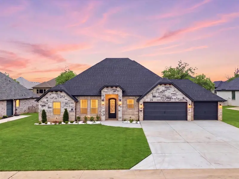 3711 Tremont Lane, Granbury, TX 76049