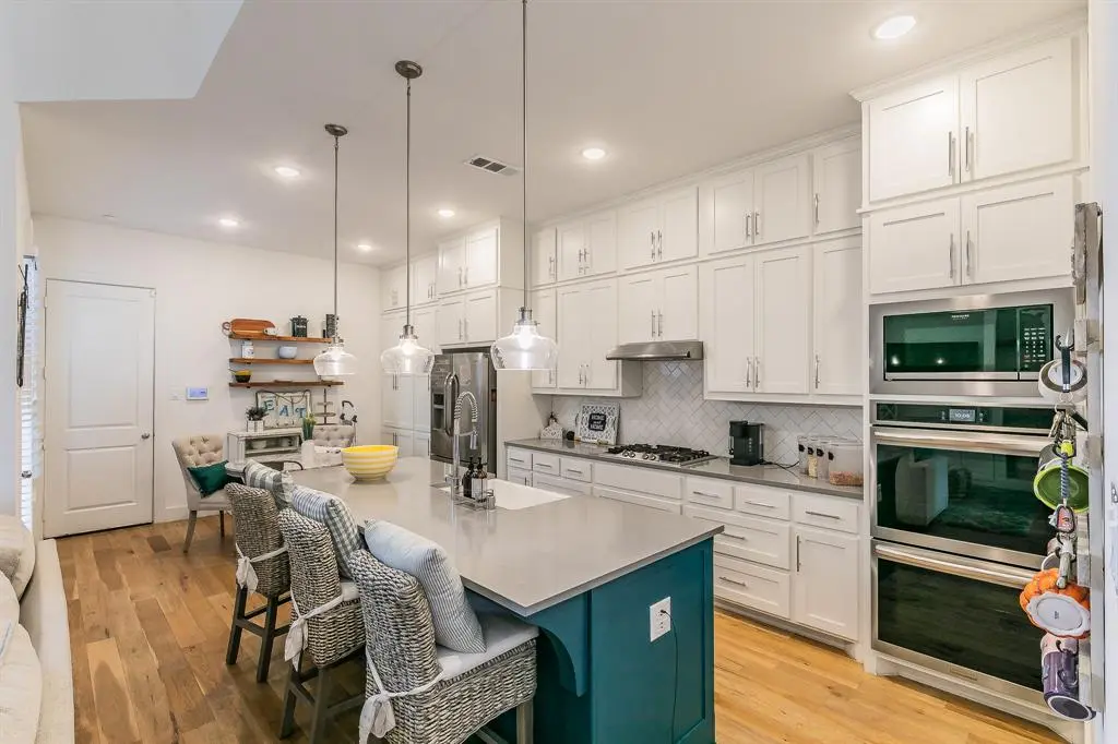 2425 Longspur Drive, Fort Worth, TX 76008