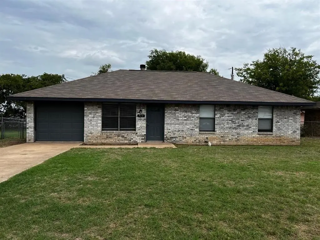 713 E Avenue F, Midlothian, TX 76065